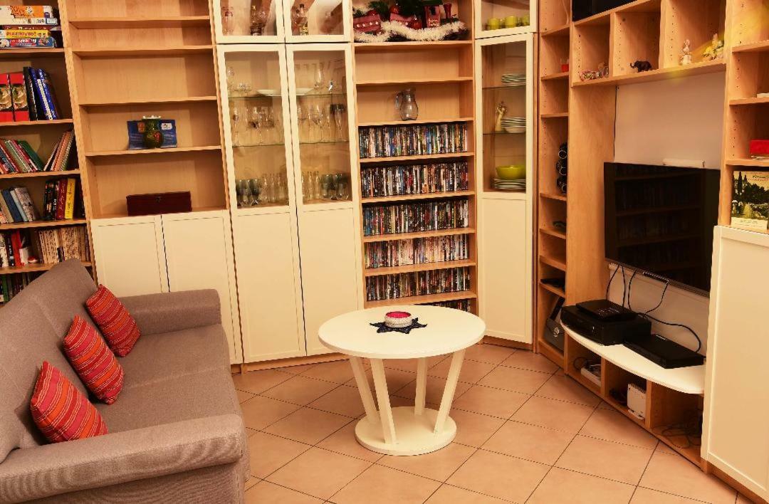 Studio Tami I Barbi Apartamento Opatija Exterior foto